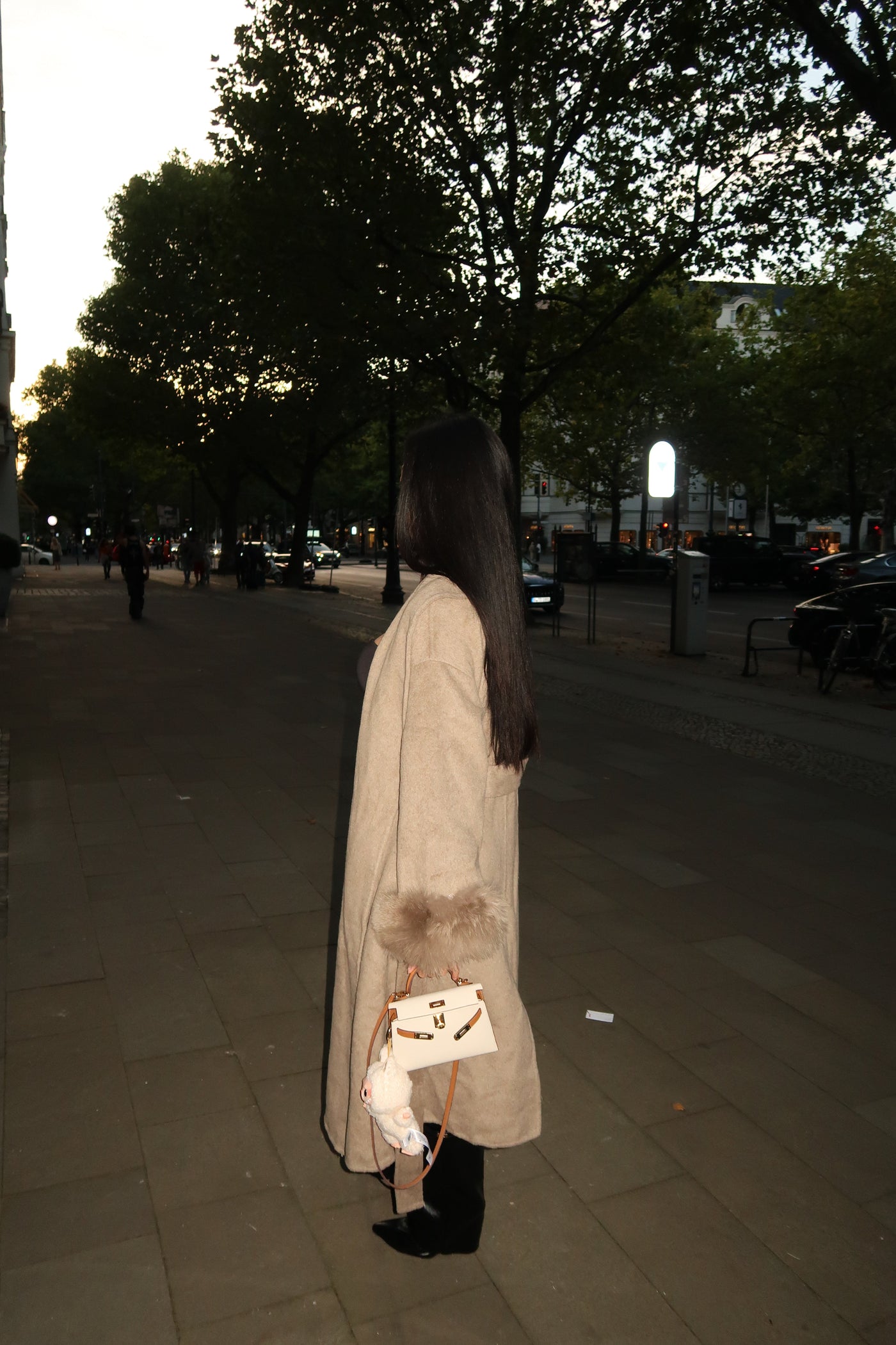 Langer Wollmantel mit Fell