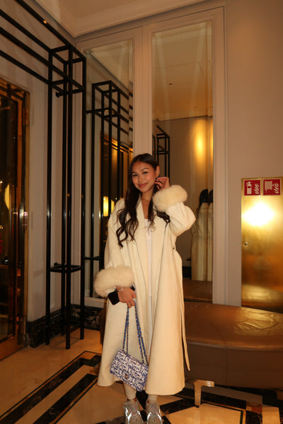 Langer Wollmantel mit Fell