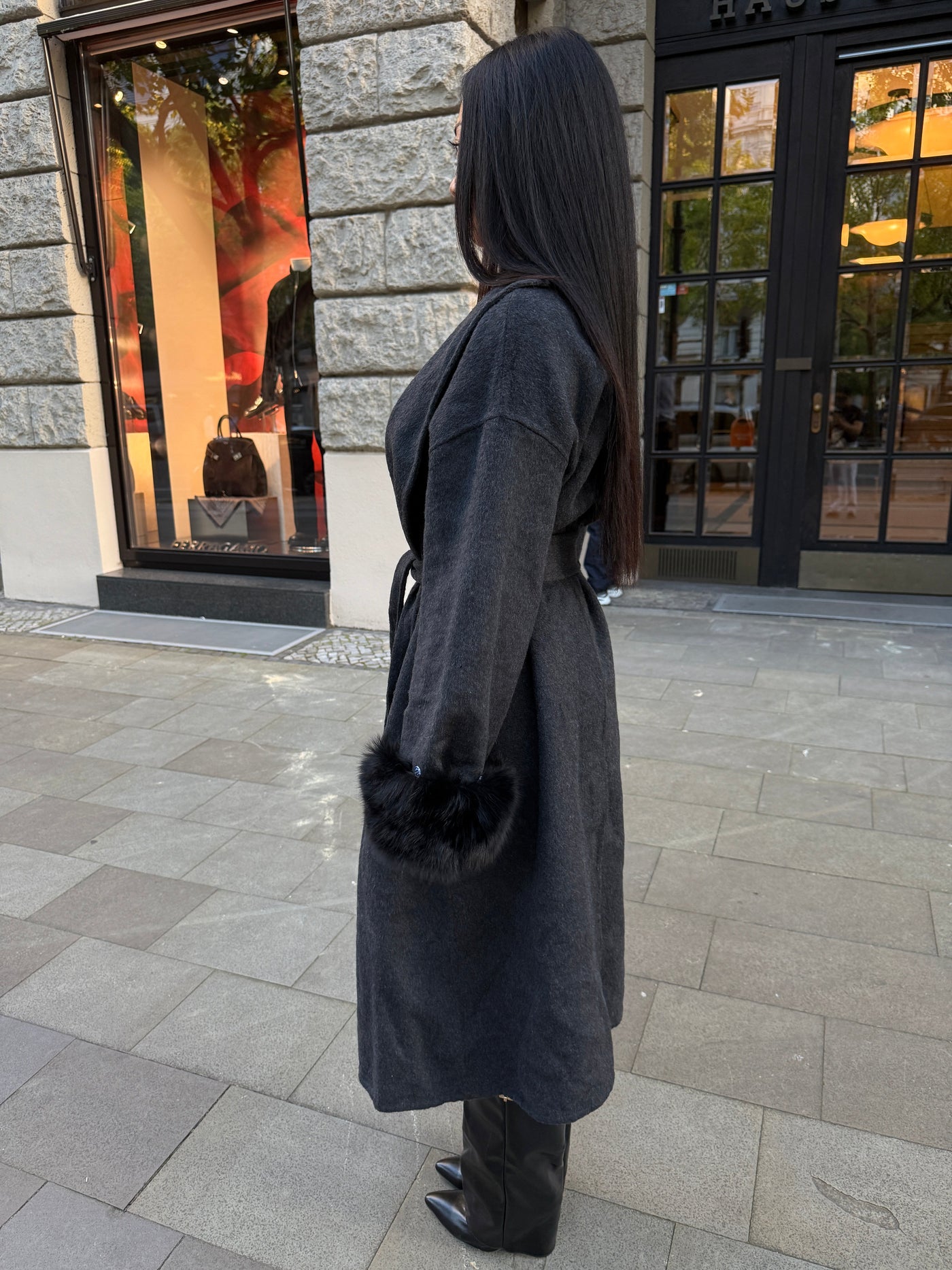 Langer Wollmantel mit Fell