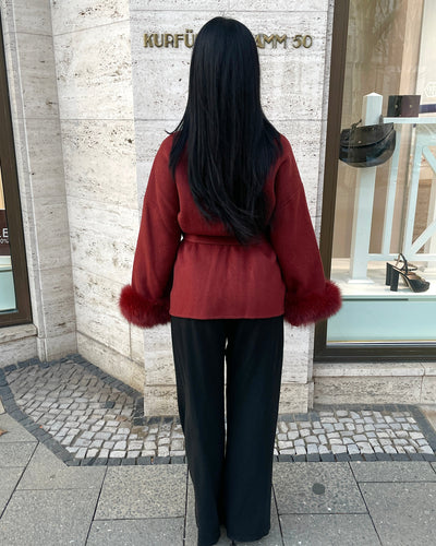 Kurzer Wollmantel mit Fellbesatz